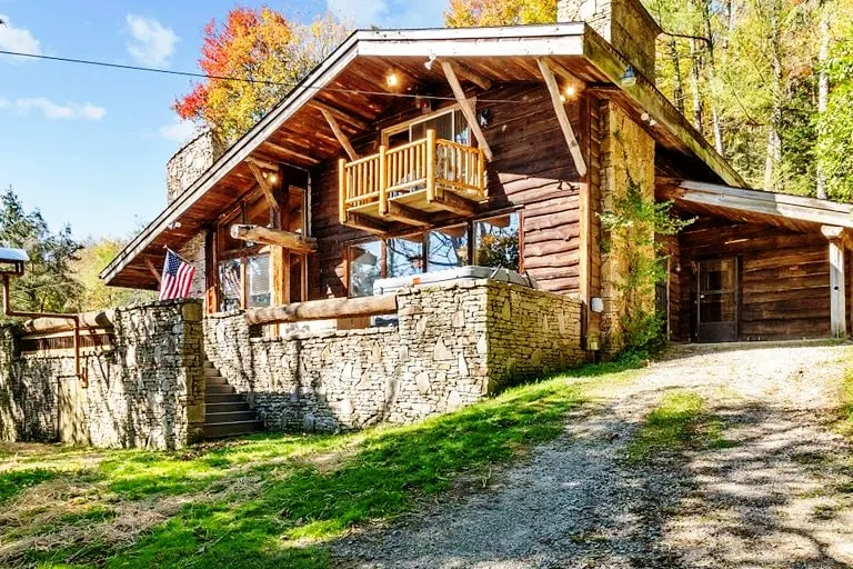 Cheerful 5 Bedroom Mountain House (Bearfoot Pines) - Image 1