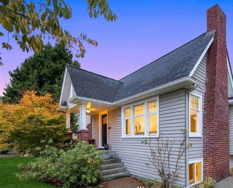 5 min to UW and U-Village | Cozy Design - Image 1