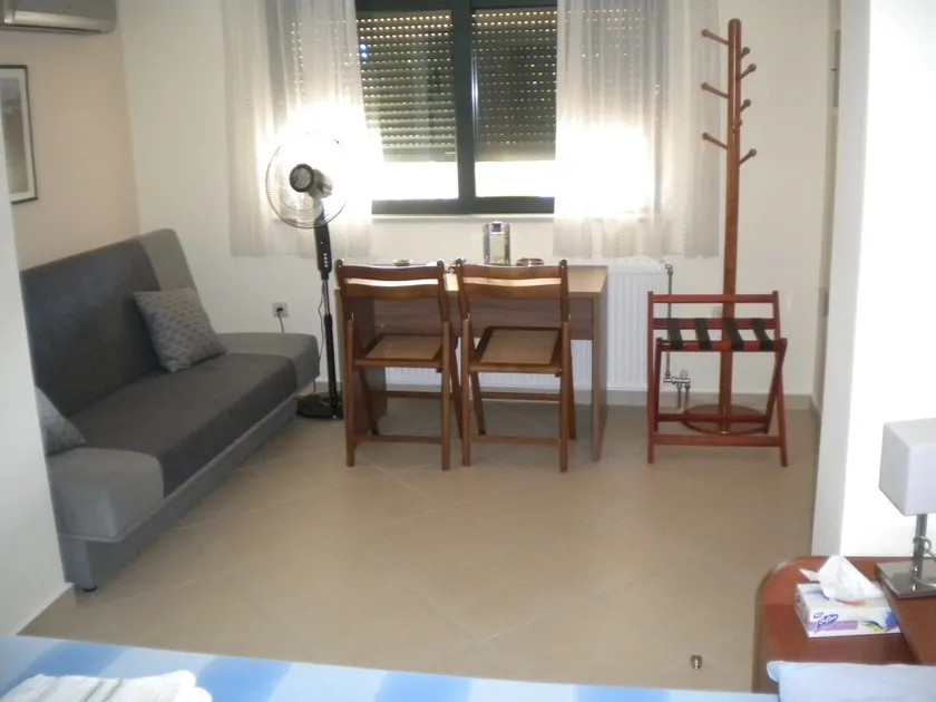 Ground floor studio - Image 1