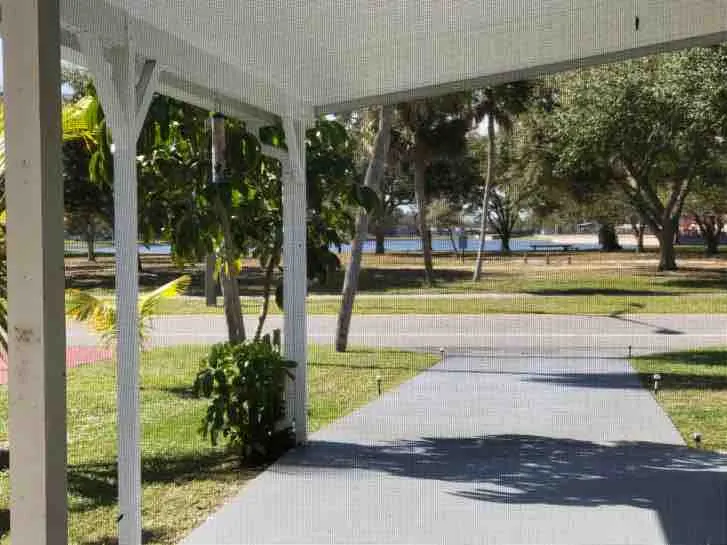Barefoot Bay. King Bed. Across from Lake. - Image 1