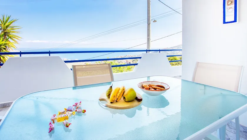 A gem next to the sea and close to the airport - Image 1