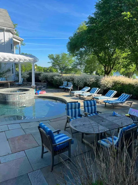 Resort-like 2 bed/1 bath - seasonal pool/hot tub - Image 1