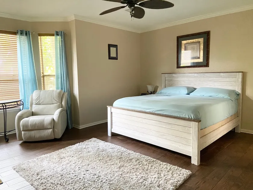 Quiet Conroe Home close to everything you need! - Image 1