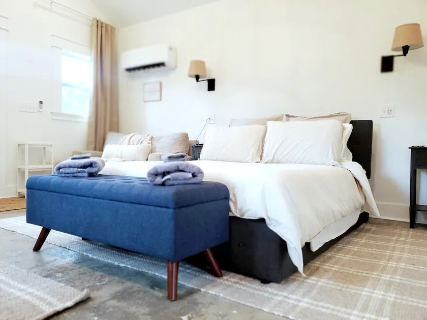 Entire Standalone Suite - Taylors - Very Central - Image 1