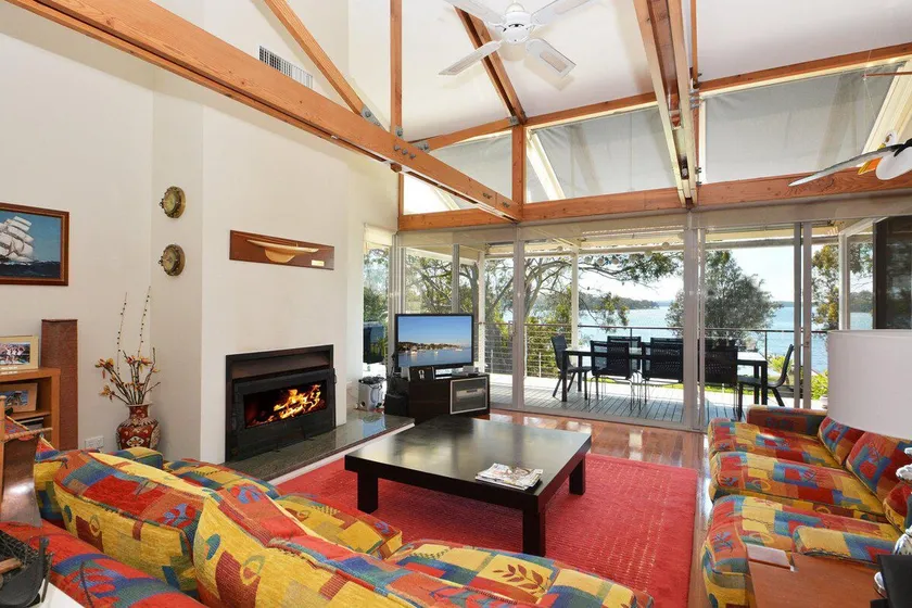 Lake Macquaries Edgewater Studio at Morisset Memories - Image 1
