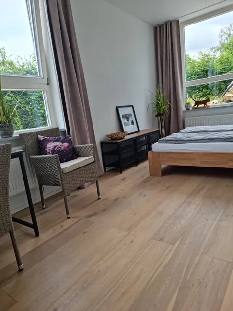 Nice room in a quiet location - Image 1