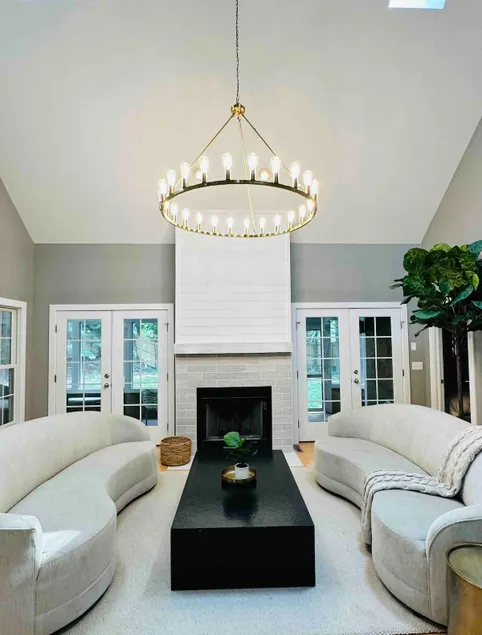 Spacious,Lakeshore Hideaway ,Close to Beach,Pool! - Image 1