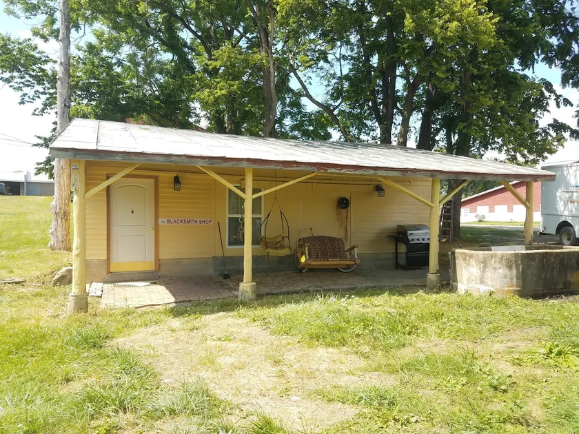 Cave Hill Farms lodge - Image 1