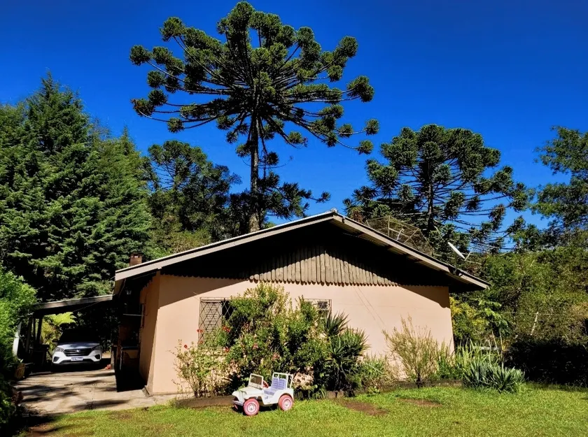House in Campos do Jordão - 3 bedrooms and barbecue area - Image 1
