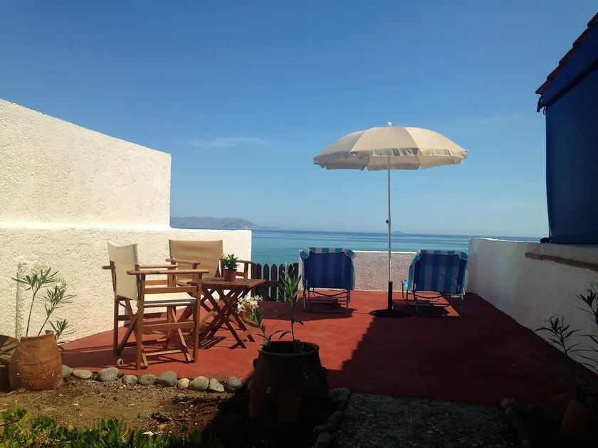 Asteri Traditional Seafront Apartment - Image 1