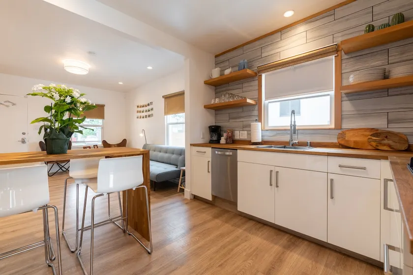 Work Ready, Pet Friendly House in Midtown/Downtown - Image 1