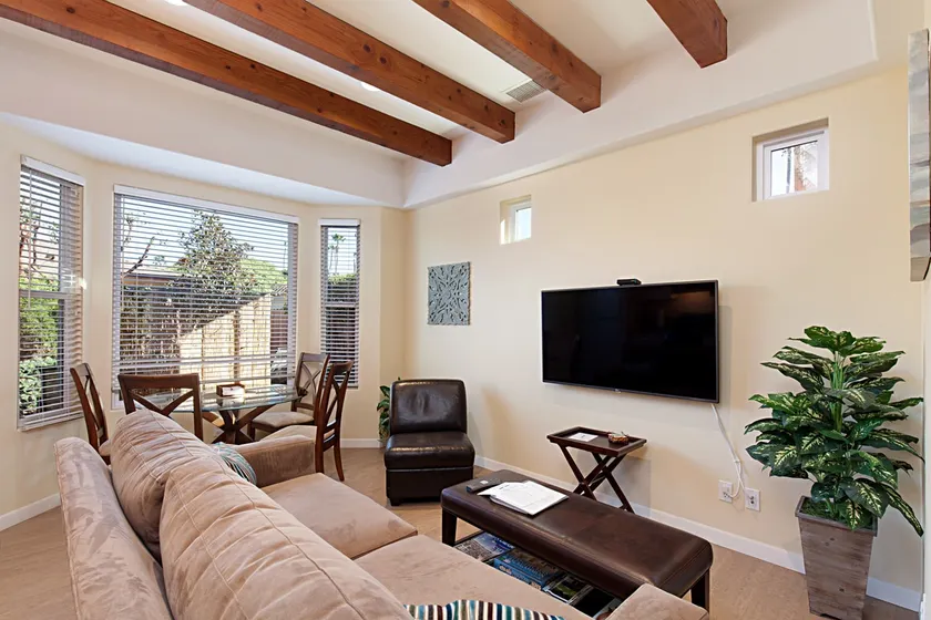 Walk to beach/restaurants, Pvt yd, Bikes, garage - Image 1