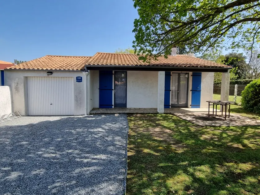 Beachfront house with garden for 4 people - Image 1