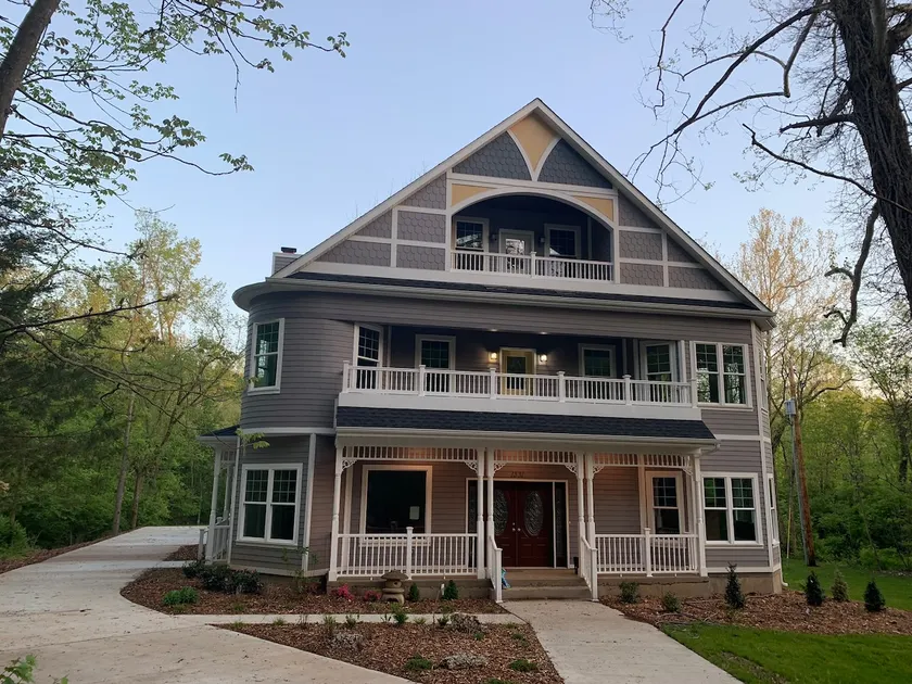 Modern Castlewood Retreat | 4BR Luxury Home - Image 1