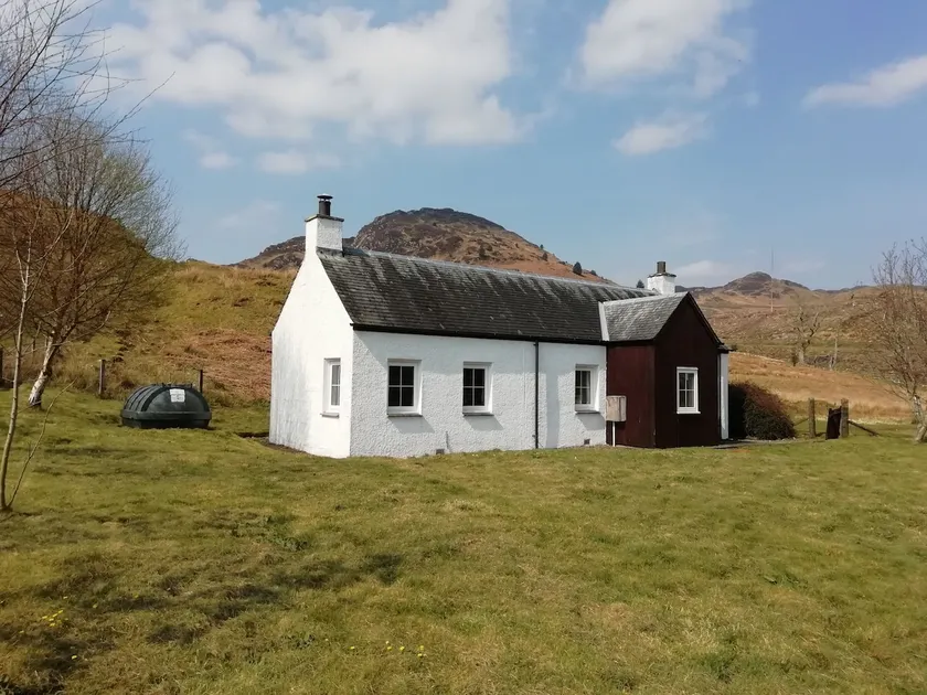 Secluded cottage with stunning views. - Image 1