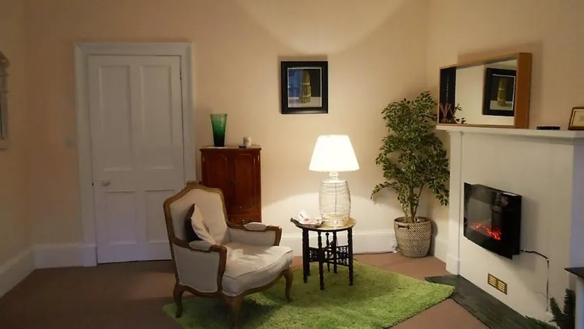 Montrose Apartment In the heart of Selkirk - Image 1