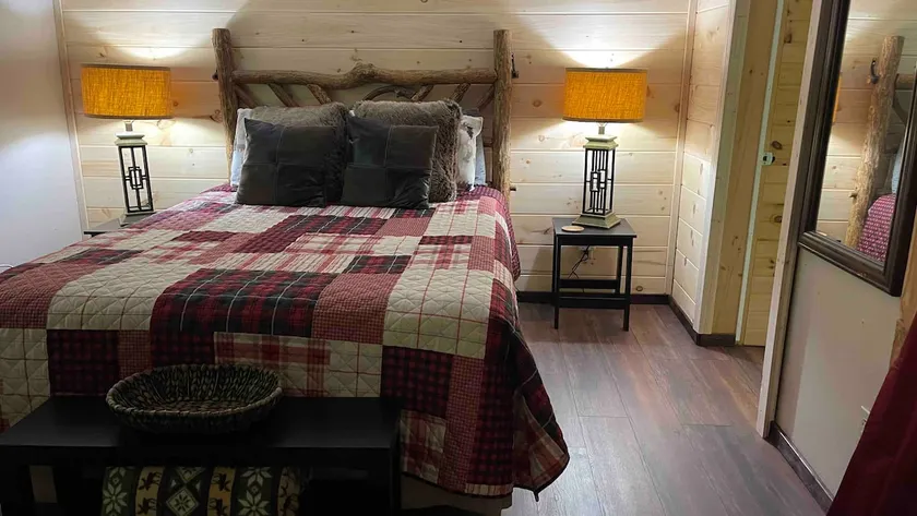 Wind Song Retreat Cabin - 3 min to lakes/fishing - Image 1