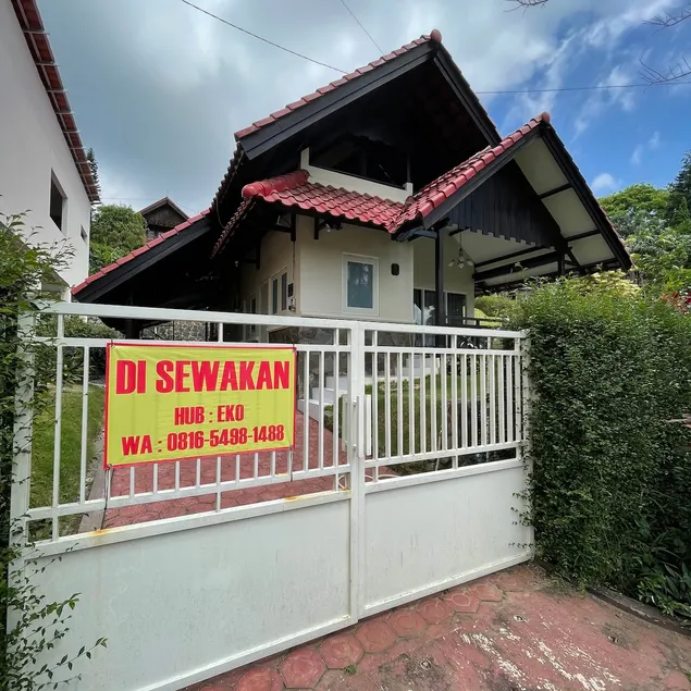 Entire Villa - Villa Grand Trawas - Image 1