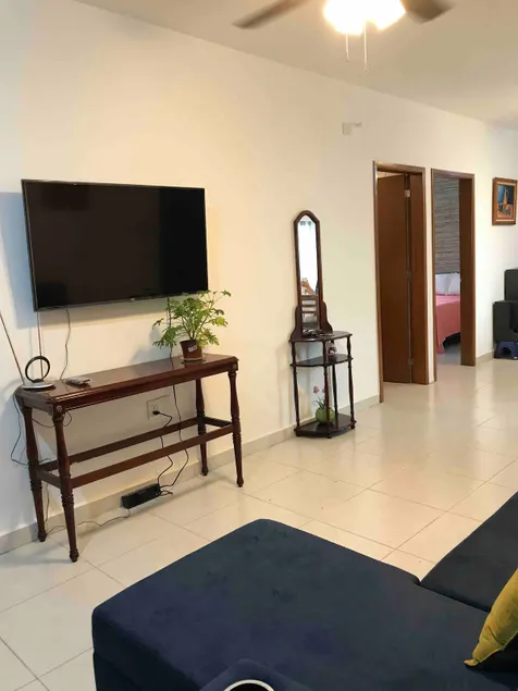 Spacious and comfortable, close to downtown and the pier - Image 1
