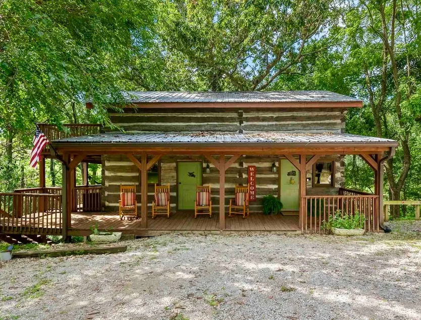1830s Log Cabin • 5 Acres Near Mammoth Cave - Image 1