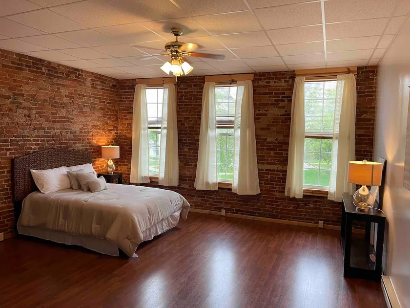 Modern Loft in Historic Downtown - Image 1