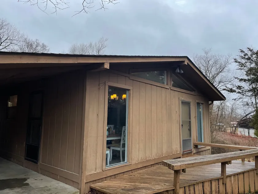 Villa 5 · Poplar Bluff 2BR/1.5 Bath House (2022 Renovation) - Image 1