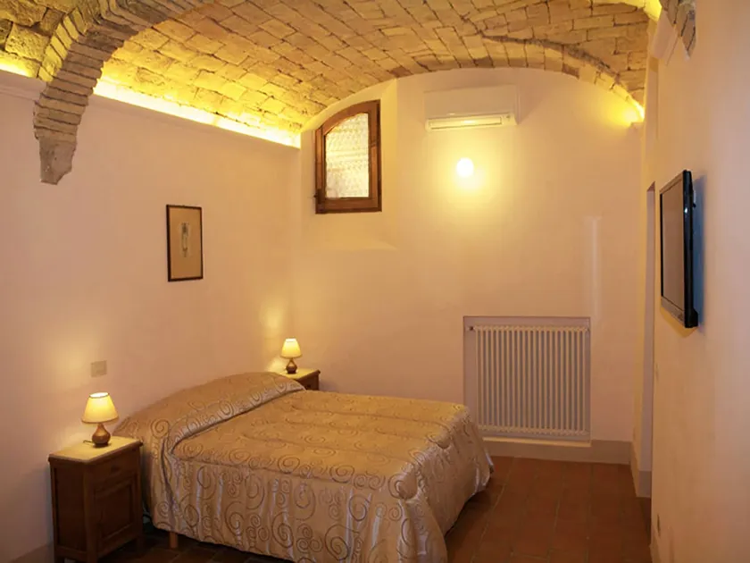 4 APTS IN NAVONA SQUARE (unit 2) - Image 1