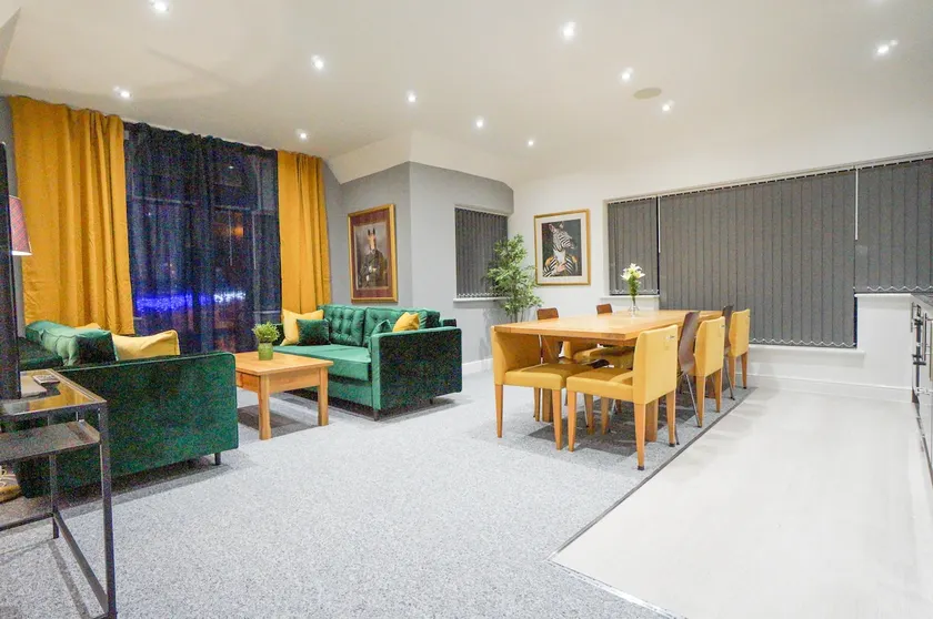 Apartment Suite (17 beds) 24 people- party welcome - Image 1