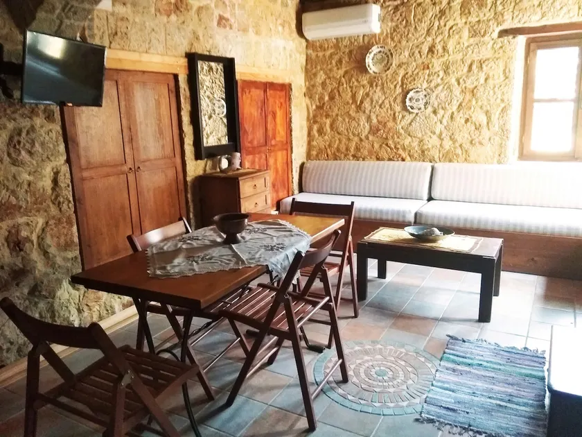 Rosalia One Bedroom Apartment - Image 1