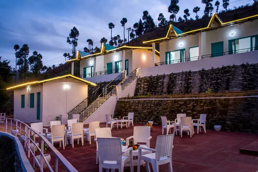 Luxury Ekukhet Himalayan bunglow - Image 1