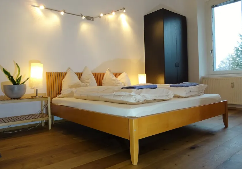 Lovely, central apartment with balcony - Image 1