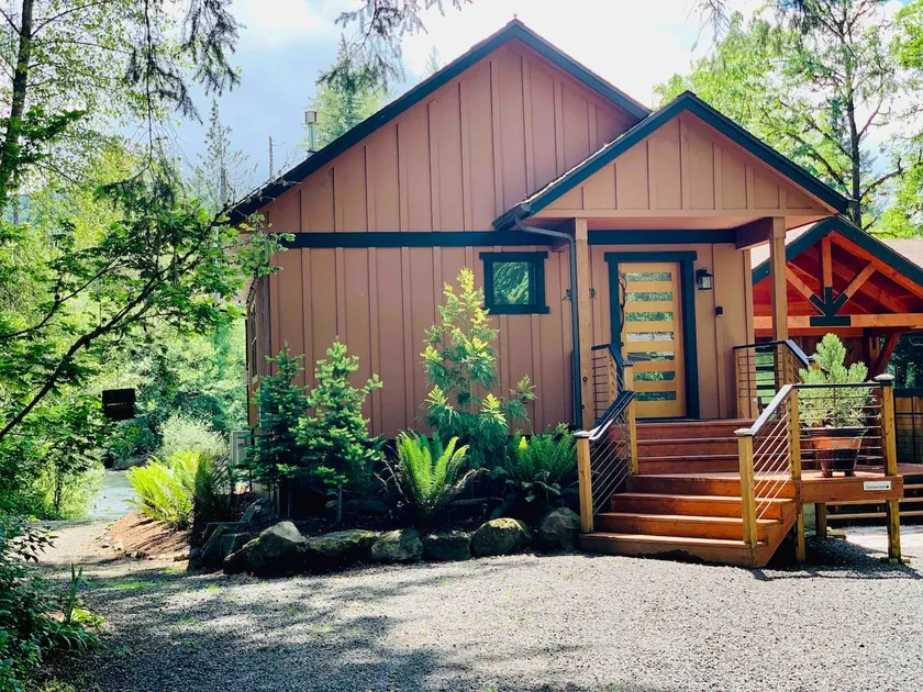 Spoil yourself! Luxury Cabin on the Santiam River - Image 1