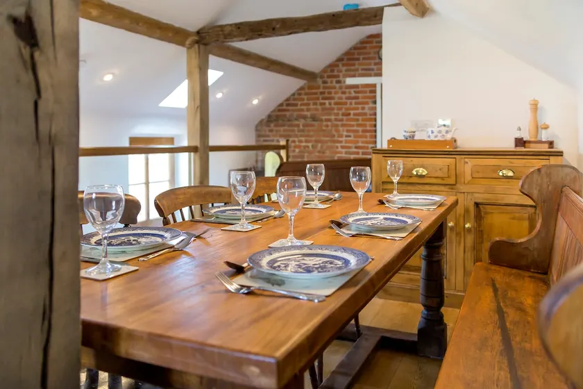 Beautiful Historic Country Coach House - Image 1