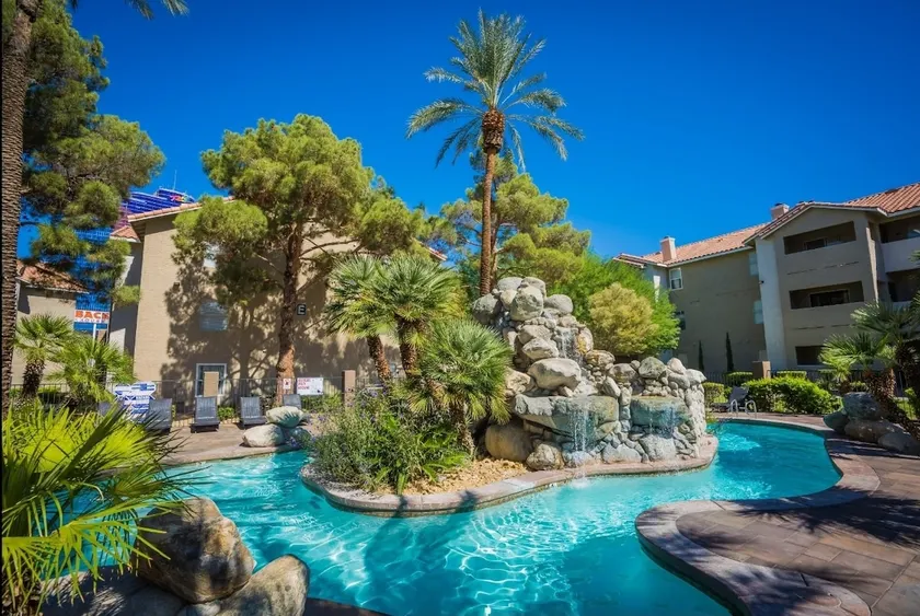 4 Minutes to Strip | Pool Gym & Free Parking - Image 1