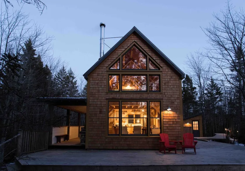 East Coast charm, cabin and hot tub by the river - Image 1