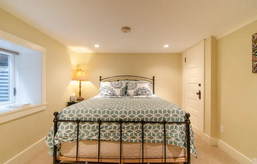 Cozy Craftsman in Queen Anne, Close to Everything! - Image 1