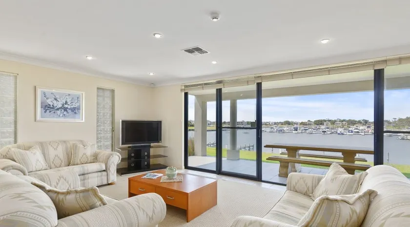 Coorong Quays, waterfront townhouse with views. - Image 1
