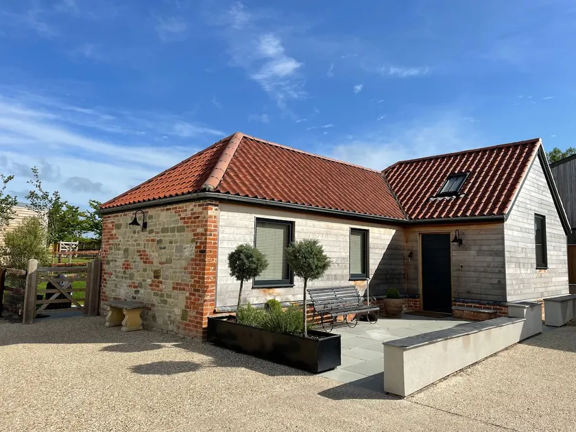 Stunning 2 Bed High Spec Country Cottage - v quiet - Image 1