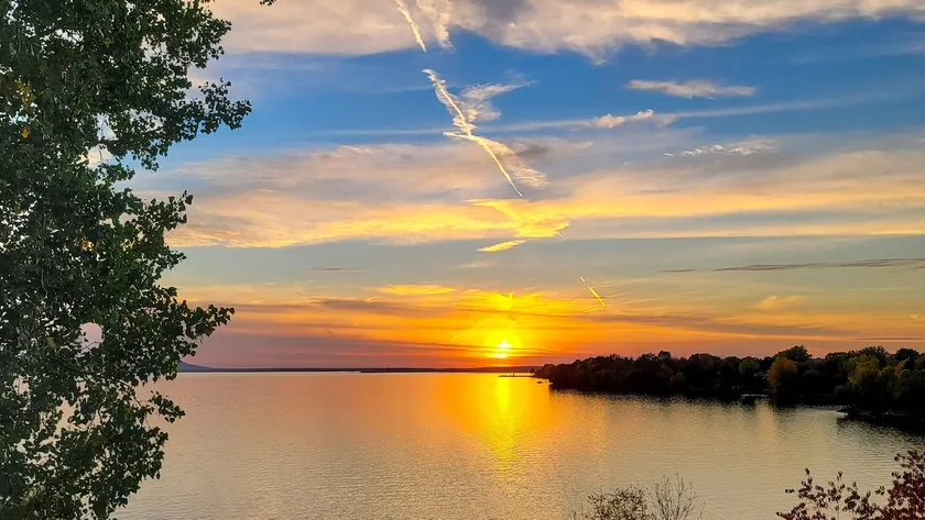 Lakeview Home, Bedrooms Riverside, Kingbed suite! - Image 1