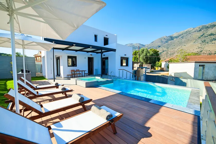 Perla Villas with Heated Pool - Image 1