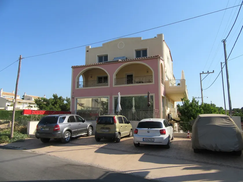 Villa marialouiza near airport - Image 1
