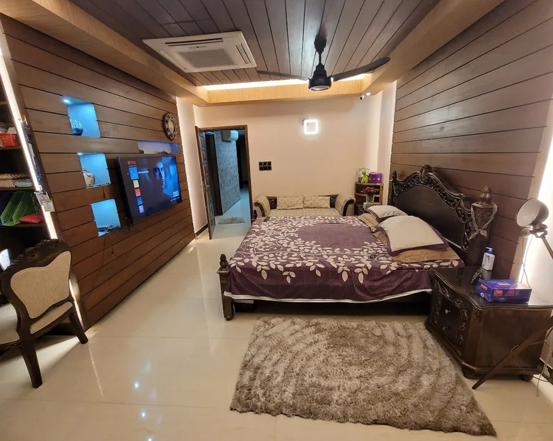 Luxurious Apartment at city heart near Airport - Image 1
