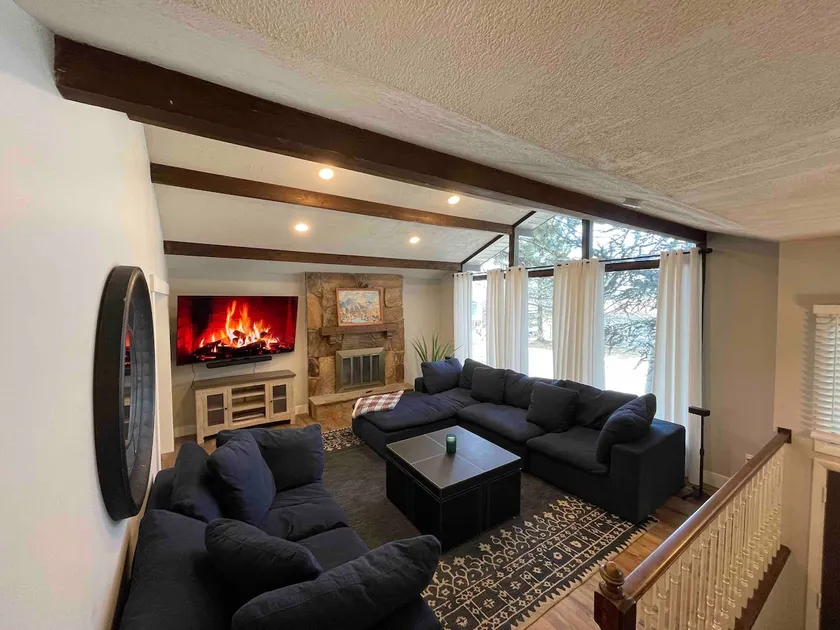 King Bed | Private Garage | Full Kitchen | 75in TV - Image 1