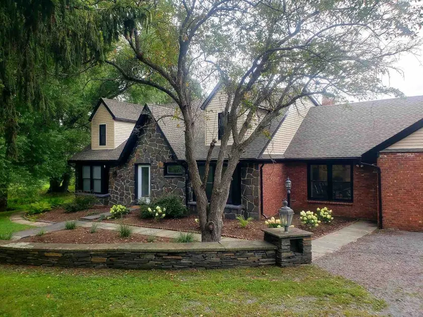 Hudson River views with pool and hot tub - Image 1