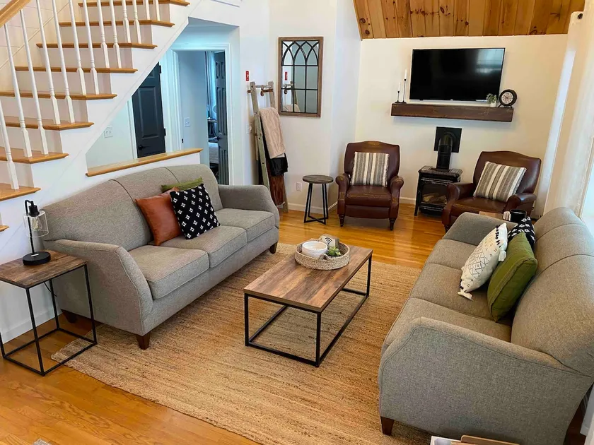 Bright and Clean modern farmhouse vacation home - Image 1