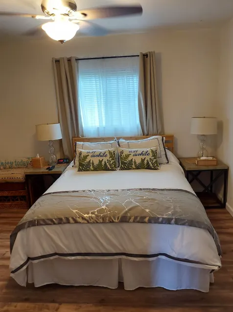 Paradise View Staycation Q Bed, Sofa-bed *420 * - Image 1