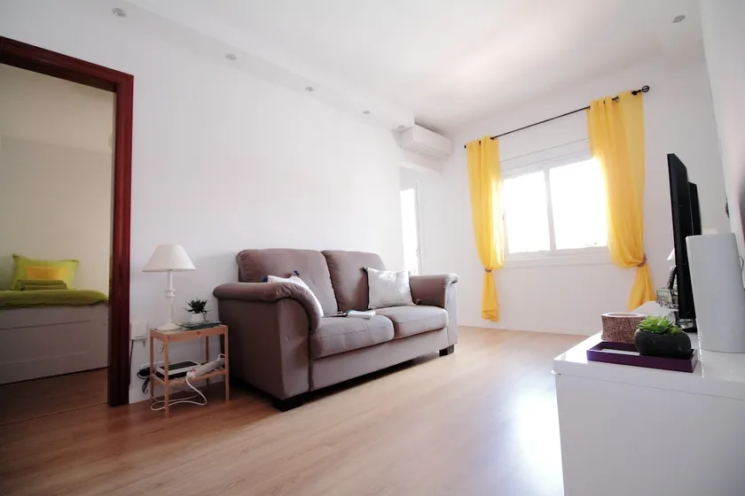 Hospitalitat BCN, 5' Camp Nou, direct Airport/Fira - Image 1