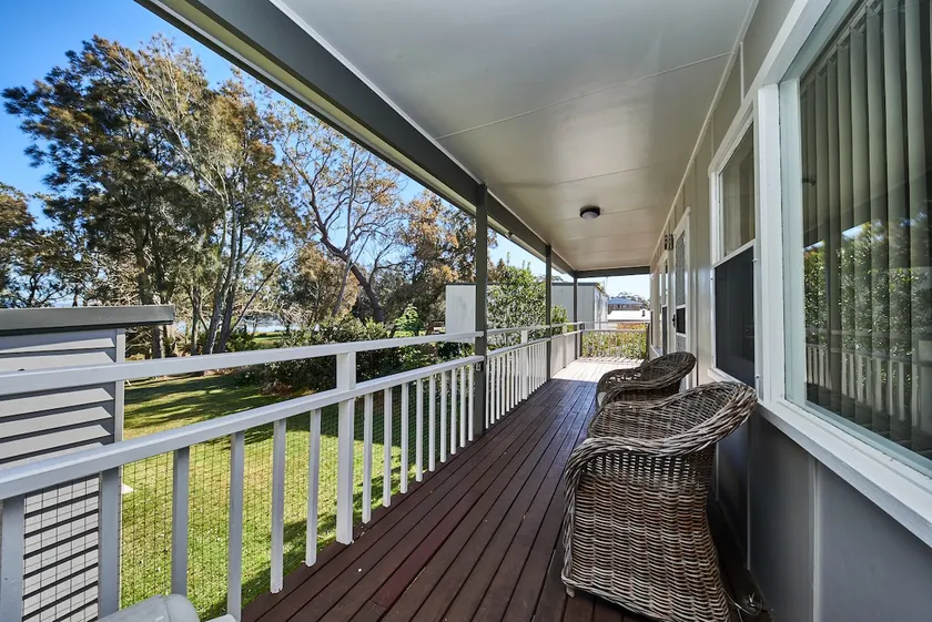 Paradise Bungalow Waterfront near Hyams/Jervis Bay - Image 1