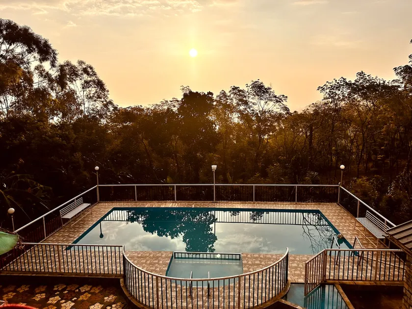 Chinar Service villa - Image 1