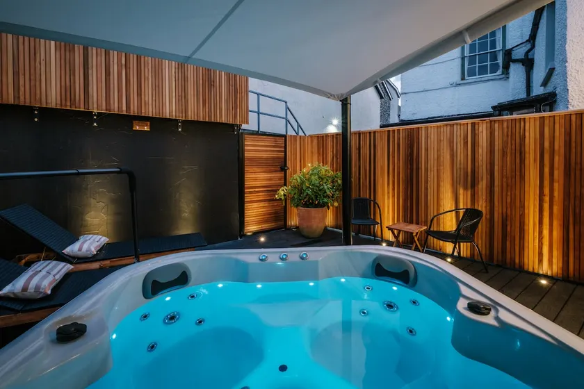The Den - Free Off-Site Health Club & Spa 2 minute - Image 1